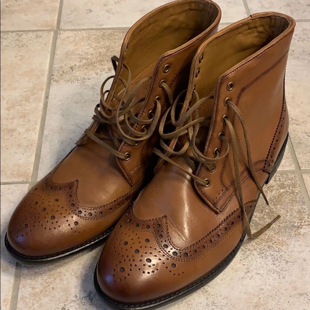 Modern fiction 10.5 leather boots